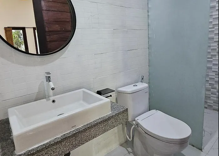 Chris Guest house *