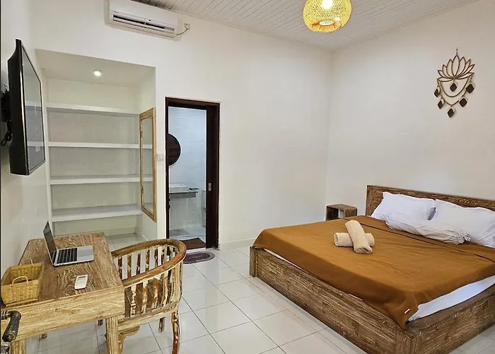 Chris Guest house *