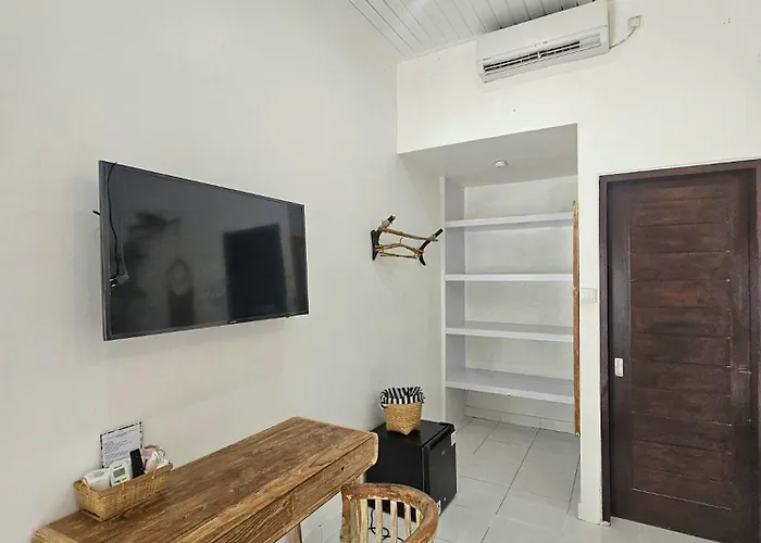Chris Guest house *